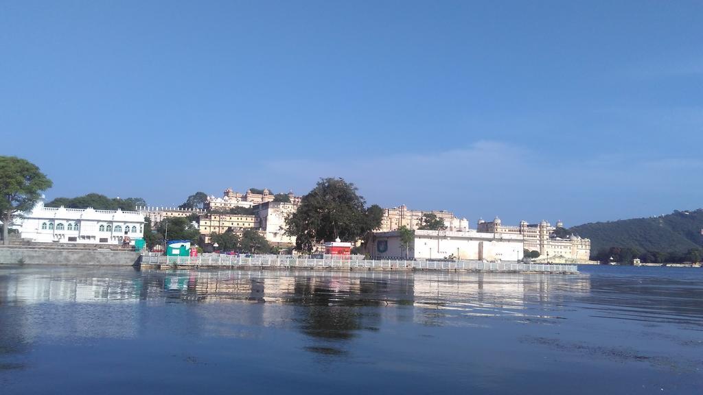 Lake Face Udaipur Exteriör bild